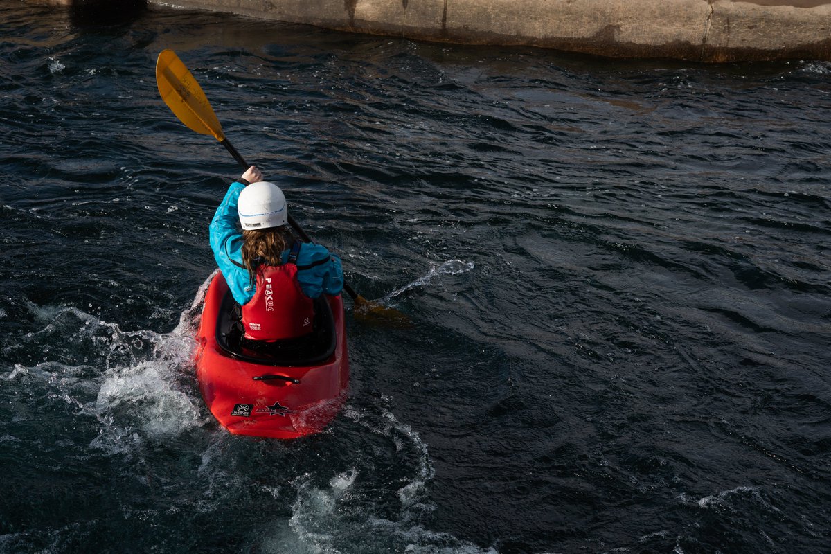 malcolOP's tweet photo. We kickstarted the New Year with an exciting trip to @cardiffintww. With a couple of new faces, the team are keen to get themselves on some bigger whitewater this year!
#malcolop #kayaking @malverncollege https://t.co/sSNgJvNLUx