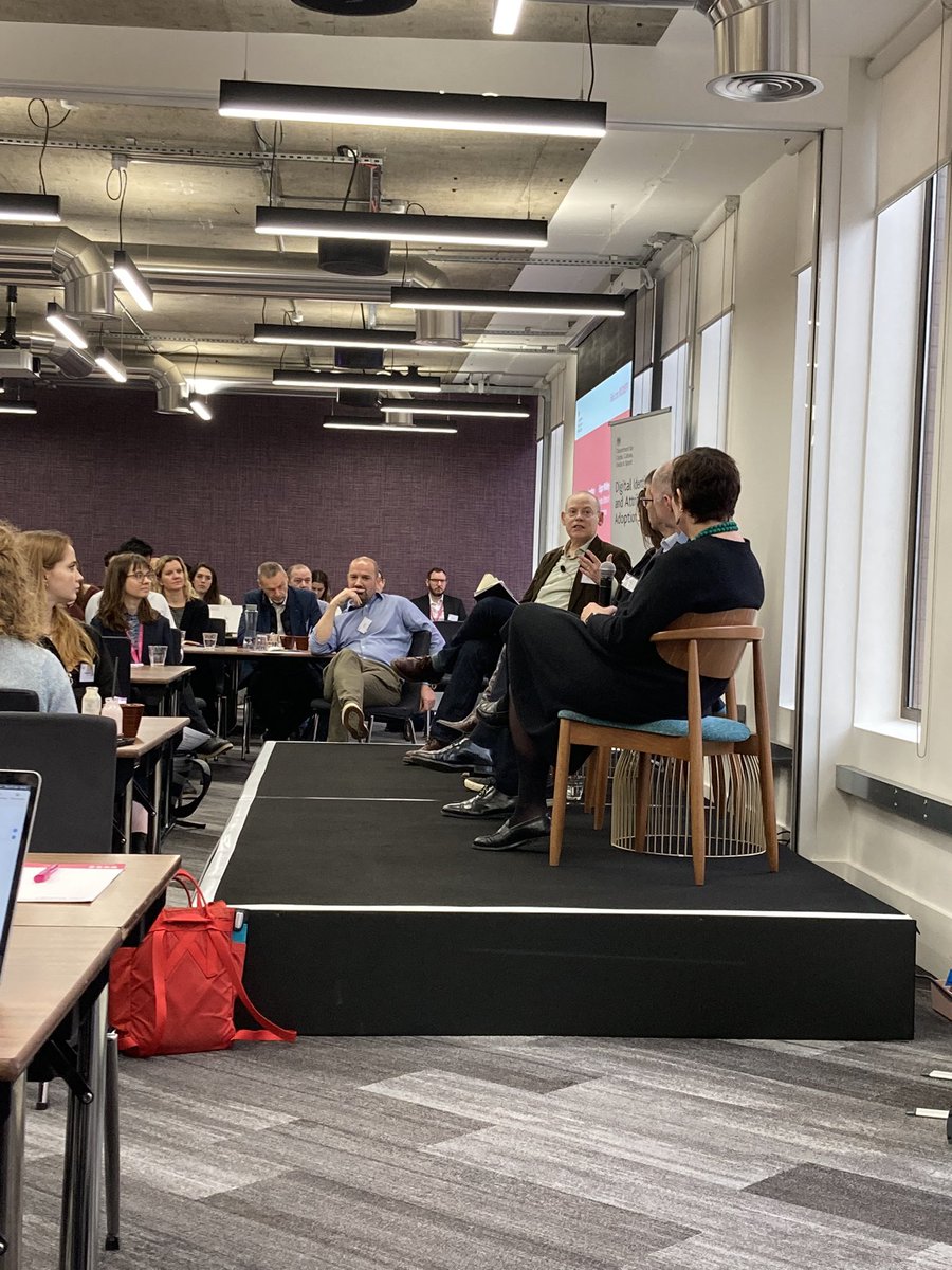 miniaturerutter's tweet image. Talking #digitalIdentity and financial services. Solving the adoption challenge together.