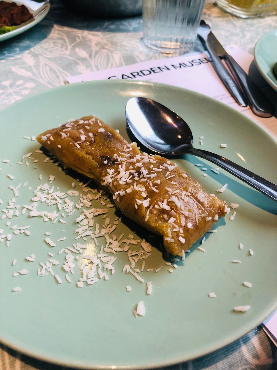GardenMusLearn's tweet image. This is blue draws AKA Dukunoo or Tie a Leaf. It's a Jamaican dessert made from cornmeal, sweet potato, coconut and raisins and cooked in a banana leaf. Thank you @NikasKitchen for sharing this traditional recipe with us #foodlearning #gobananas