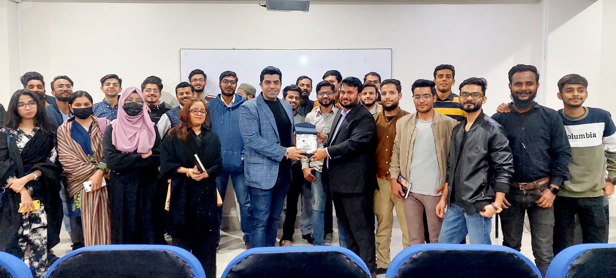 rizchoudhrylive's tweet photo. @Ilmauniversity #live #session #Topic #entrepreneurship #students #youth #grooming #selfdevelopment #progression #thankyou #ShahanQamar #spread #love #peace #care #shukaralhumdulillah #rizwanchoudhrylive https://t.co/sW8V6ztC79