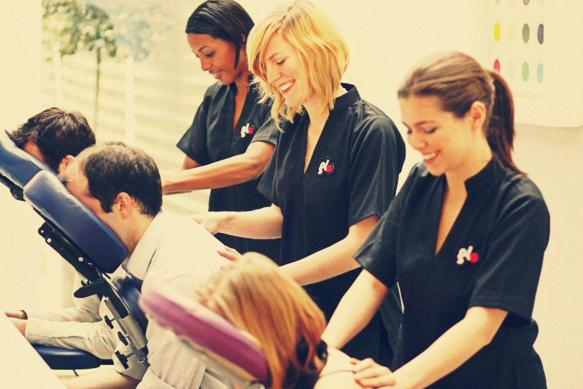GloPamper's tweet photo. Proud to support @braze today with Glo's office massage treatments. To support wellbeing with 75 stress busting onsite massage treatments! #wellbeing #staff #HealthyLiving #WorkplaceWellness #office #massage #london #work #relax #massagetherapy  #sportsmassage #wellness https://t.co/fWYeNlGOig