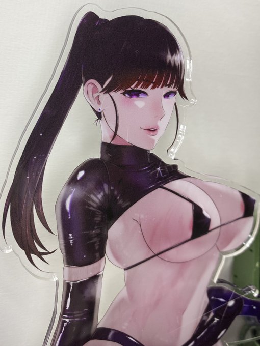 ユリさんのバカデカアクリルフィギュア販売開始してます
印刷が綺麗でデカイです

https://t.co/vGLm531U4M 