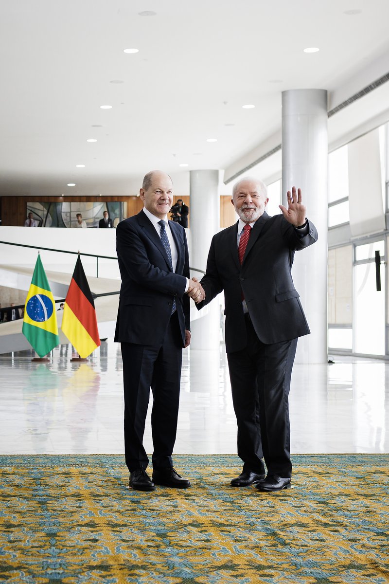 AmbBrasilia's tweet photo. 🇩🇪🇩🇪 e 🇧🇷🇧🇷 irão fortalecer e expandir ainda mais sua Parceria Estratégica. O Presidente Lula e o Primeiro-Ministro Scholz decidiram que já este ano haverão 🇩🇪🇧🇷 Consultas Governamentais em Berlim! https://t.co/VrRSTfEVBk