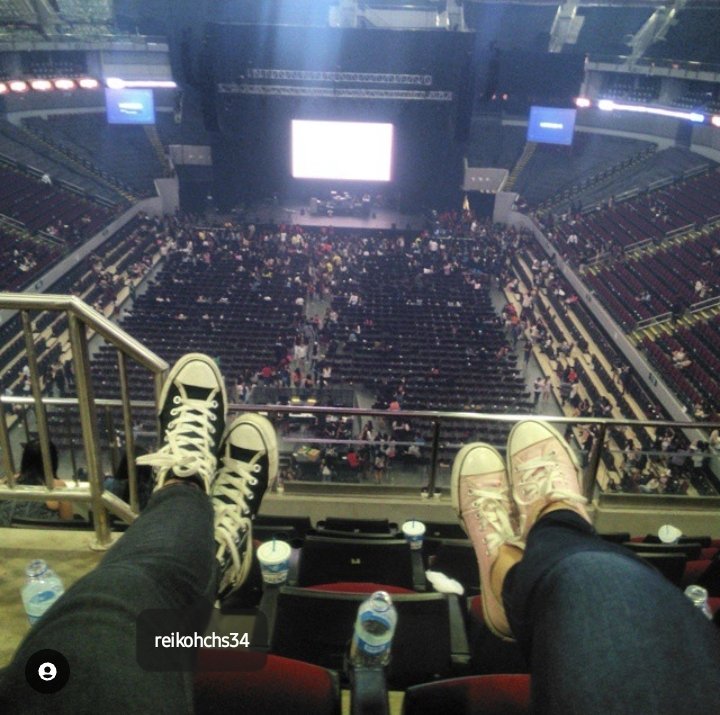 anea_yu's tweet photo. @TheVampsPH @TheVampsband My 1st concert was dedicated to The Vamps with @reikoHCHS34 I believe we deserve another opportunity to watch them live as this brings back so many heartfelt memories ❤️ I can never forget how much we danced and sing during their first concert here! #TheVampsGreatestHitsTourMNL https://t.co/fol7duh1F3