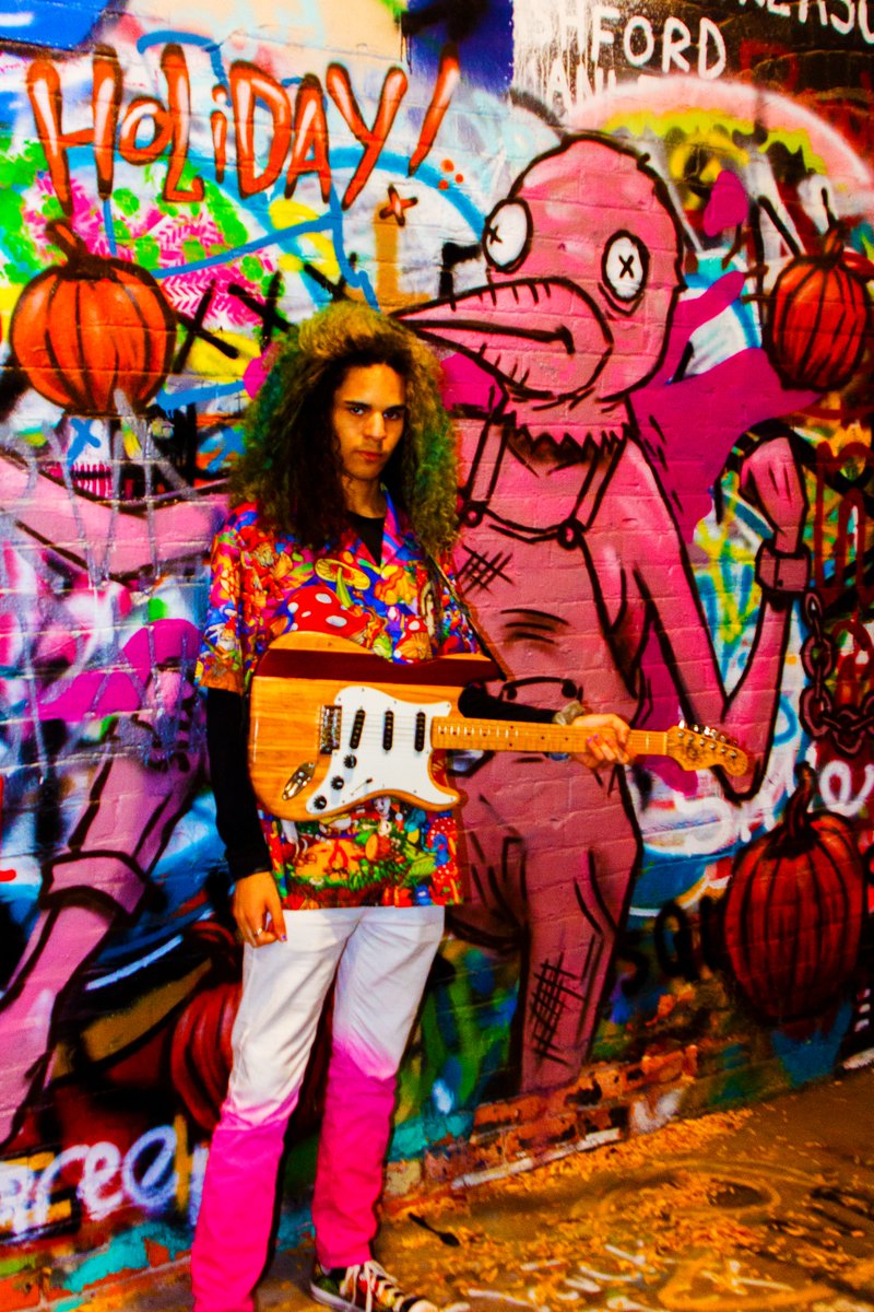 LoganWidmer's tweet photo. I feel like I look mad but I'm not.
#graffiti #art #psychedelicrock https://t.co/Q38RoYBrQd
