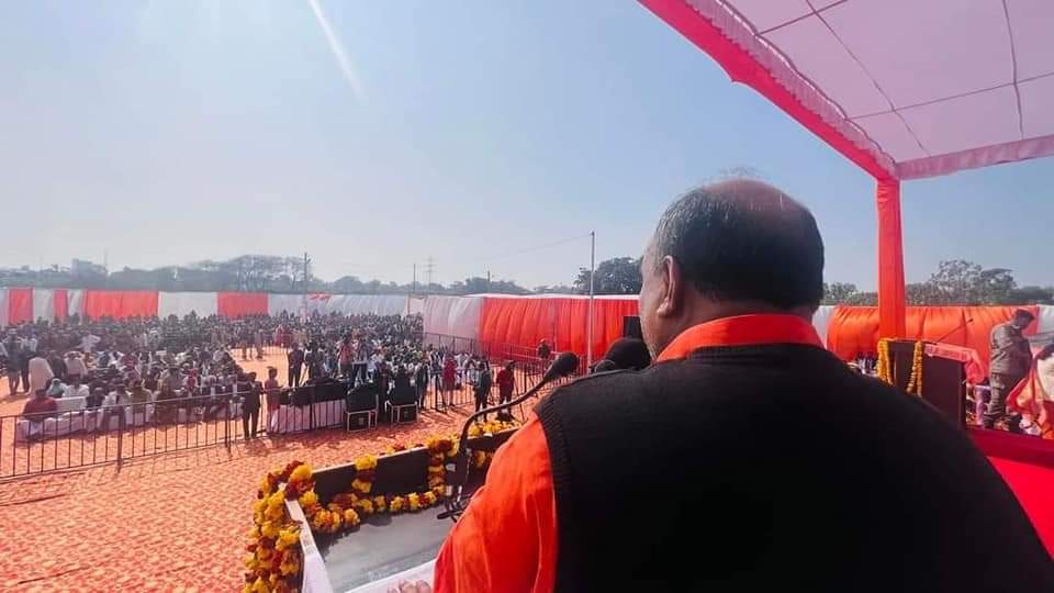 VivekPandey_bjp's tweet photo. आज उत्तर प्रदेश किसान मोर्चा द्वारा इण्टरनैशनल मिलेट्स ईयर पर आज दिन में गौघाट गोमतीनदी तट आयोजित भव्य मोटे आनाज पर संगोष्ठी एवं सहभोज विशाल सफल कार्यक्रम की बहुत बहुत बधाई शुभकामनाएं 
#milletsforhealthyup
@BJP4UP
@BJP4India
@Bhupendraupbjp 
@dharampalbjpmla 
@myogiadityanath https://t.co/Y842E5BS5j