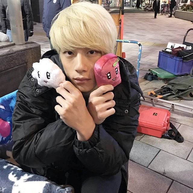 zeroeong's tweet photo. 내가 금발을 사랑하다니.. https://t.co/MA25qBUv2w