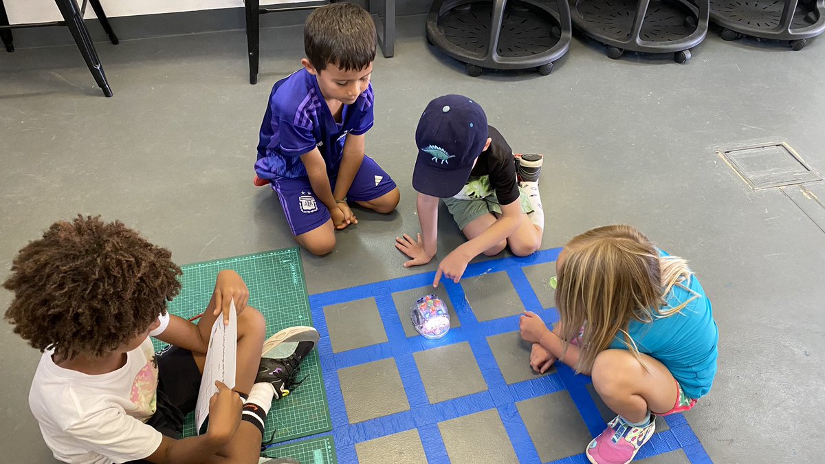 AmyChasauka's tweet photo. @AISMmoz 1st graders have been learning about what it means to be a problem solver and how problem solvers work together to achieve their goals. We introduced coding with #Blubot to them and the activity was a success. #aismlearns celebrating young problem solvers! #aismstemlab https://t.co/YCRUThjYqk