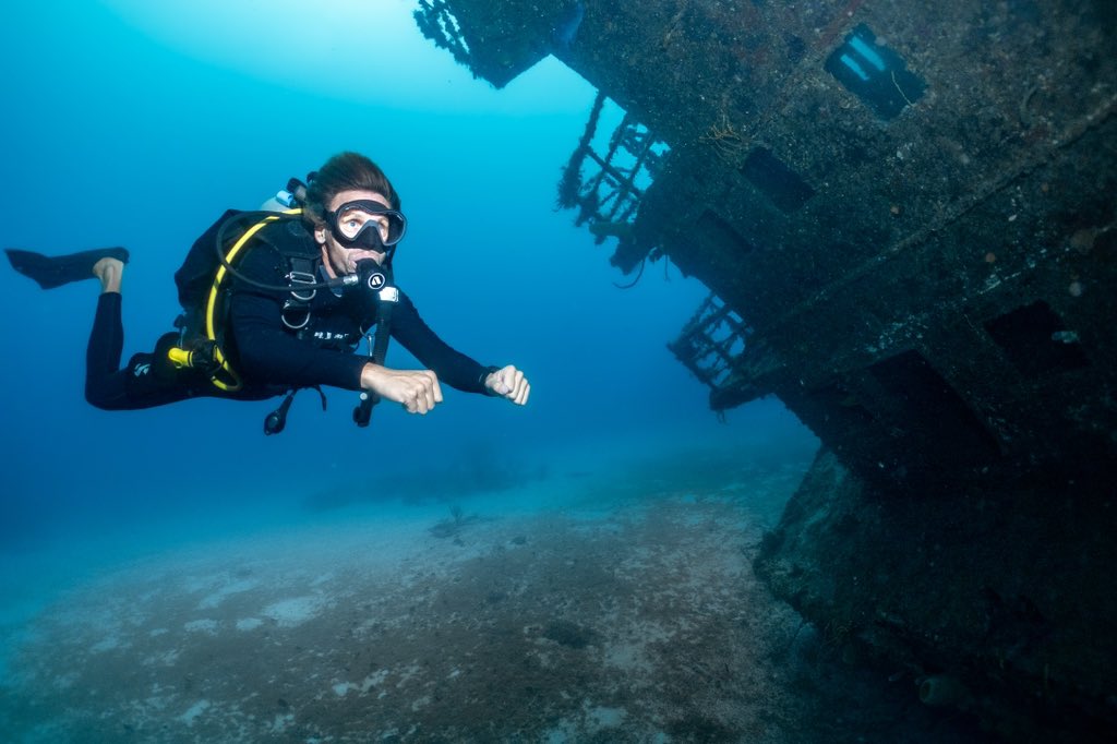 stephenjaynsley's tweet photo. Any wreck divers out there? What's your favourite wreck dive? ⚓️

⚓️ Odyssey, Roatan.

#padi #wreckdiver #wreckdiving #scuba #underwater #scubadiving #underwaterworld #scubadive #dive #scubadiver #scubalife #scubaworld #scubalove #scubaphoto @PADI https://t.co/lyIoPKr1ez