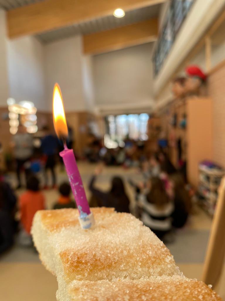 Celebrem el primer aniversari del magnífic nou edifici que ens ajuda a desenvolupar la gran tasca educativa que realitzem a l’escola Muntanyola.