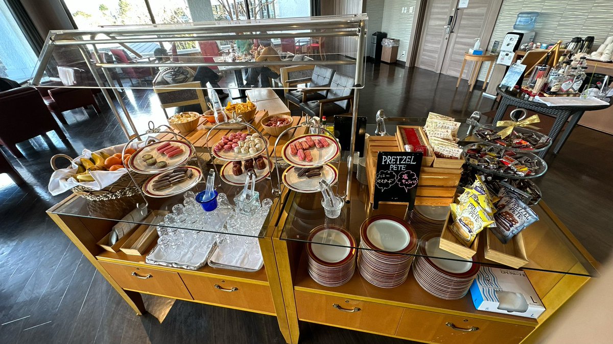 スワラズ tweet media