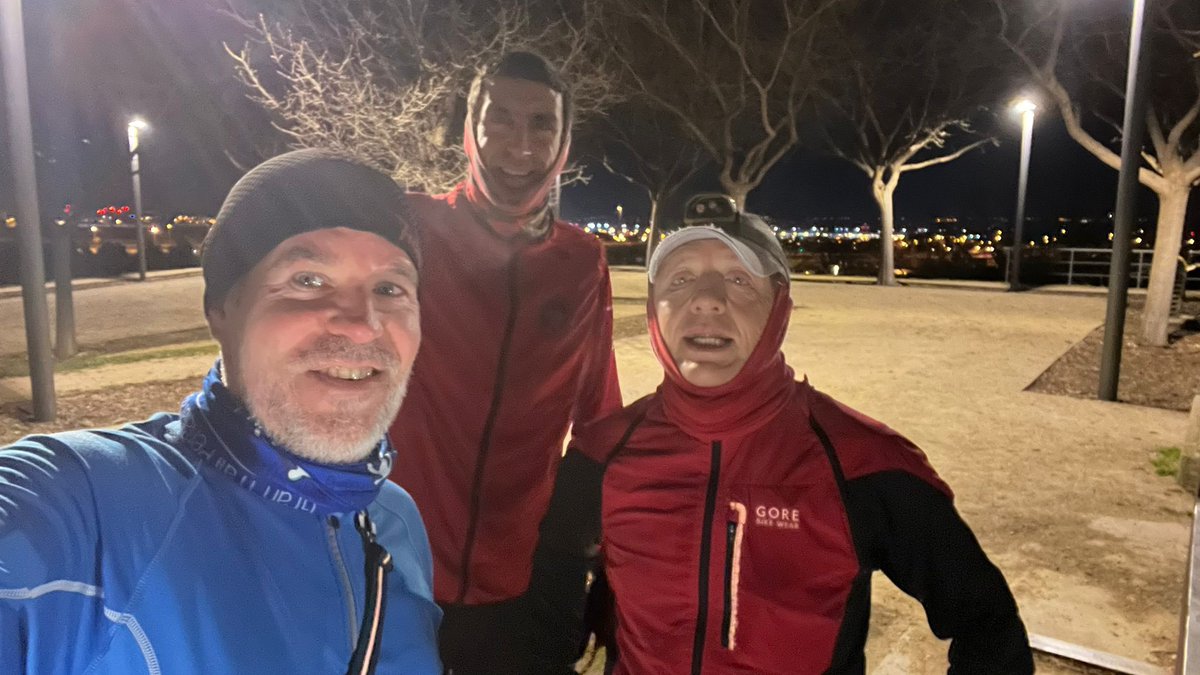 DrinkingRunners's tweet photo. Buenos días!
Si corres el frío no te coge.
#JoinEarlyFrikiRunning by @rafhik https://t.co/738wORa47H