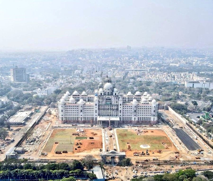 HiHyderabad's tweet photo. The Telangana Secretariat Building Getting Its Finishing Touches For The Grand Inauguration On 17th February 2023.

Dream                                Accomplished https://t.co/XssxwCsidz
