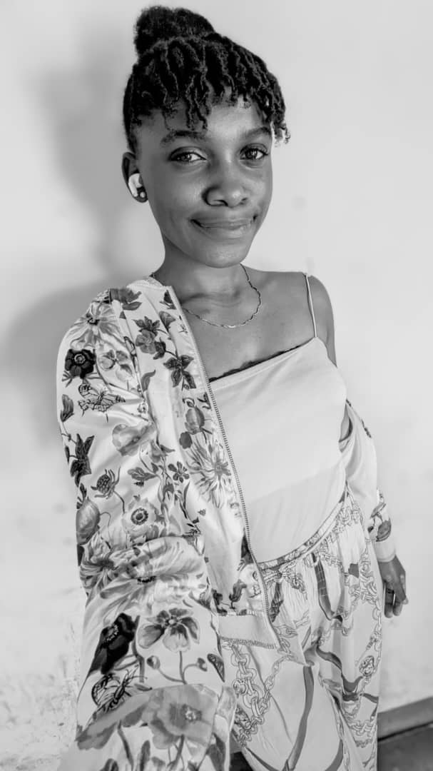 On a Tuesday 💞🍫pin this with your B&amp;W pic 😇