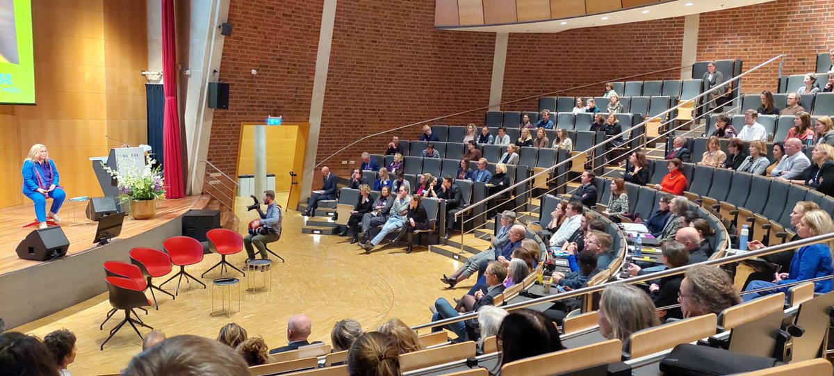 MeNieb's tweet image. Gisteren naar inaugurele rede van @yvonnevanzaalen geweest. &apos;Ze is er voor jou&apos;. Stof tot nadenken, nalezen en aan de slag.