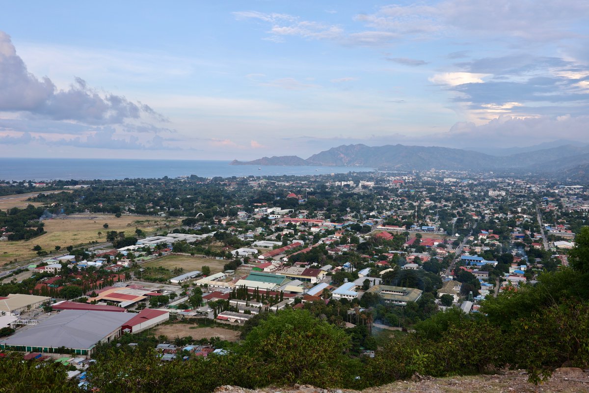 ahcells's tweet photo. Had a great time in beautiful Timor-Leste talking with @MalukTimor about Biomedical Engineering and our work at @BME_NUS, @MBIsg and #bGood. Looking forward to launching our #bGlobal "BME for Global Health” course this fall! https://t.co/NaHtzznm2Z