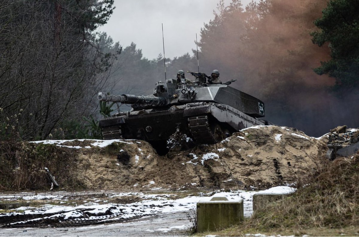 RoyalArmdCorps's tweet image. #tanktuesday a Challenger 2 tank @ChurchillsOwn charges over the roadblock to join the firefight during the last mission of the Field Training Exercise (FTX) segment of Ex Tallinn Dawn. #challenger2 #mainbattletank #saab #queensroyalhussars #hussars #battlegroup #cavalry #army
