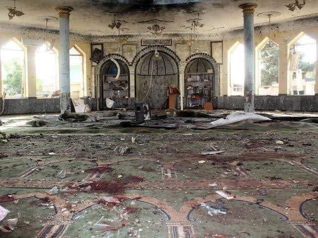 ESehar's tweet photo. ربا تینوں تھوڑ اے کہیڑی
تیتھوں وی نئیں  رجدے بندے #Pashtuns #Peshawarunderattack #Peshawar https://t.co/Xb3CbQ3Bf3