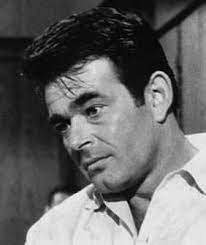 merlinpapin3's tweet photo. .@FredOL69007 #PremièreFoisauCinéma
#StuartWhitnam dans le Choc des mondes (When Worlds Collide) de Rudolph Maté (1951) il avait 23 ans https://t.co/3CdrpSx29W