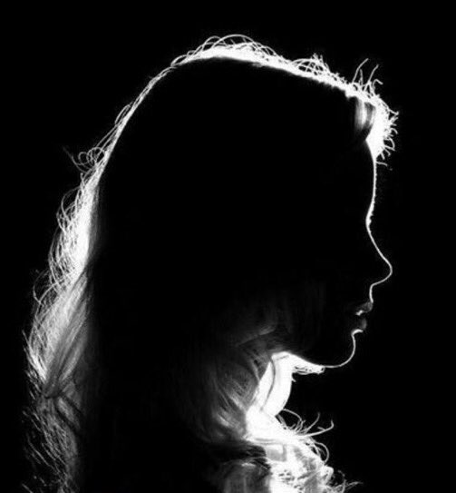 "اللهم إني أحاول فأوصلني
وإني أخاف فآمني
وإني أتعثر فأقمني" 

.
.
.

#همس_ملائكية