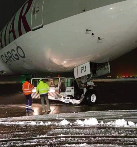 Three of the nine sloths have frozen to death after being left in a Qatar Airways B777-F Cargo Aircraft (A7-BFU), grounded for 24 hours due to bad weather conditions at Liège airport, Belgium on January 21.

#aircraft #airfreight #animals #groundhandling