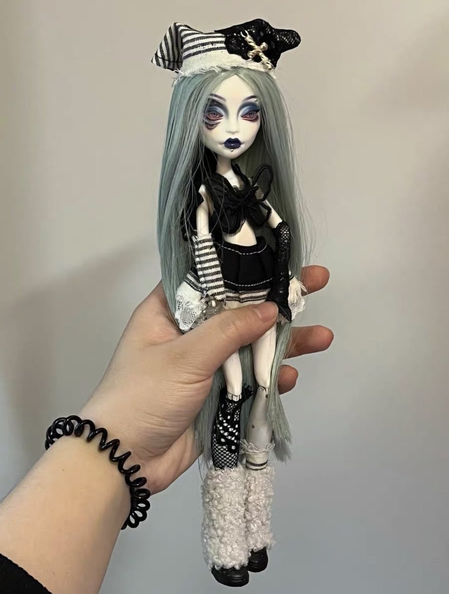 Edelweissdaydol's tweet photo. It seens like I always custom white skin Monster high doll @monsterhigh #monsterhigh #dolltwt #lagoonablue #seamonstee #monsterhighg3 #monsterhighgeneration3#mh#mhdolls
https://t.co/znXbBBtFcq https://t.co/HapbIkIYdb