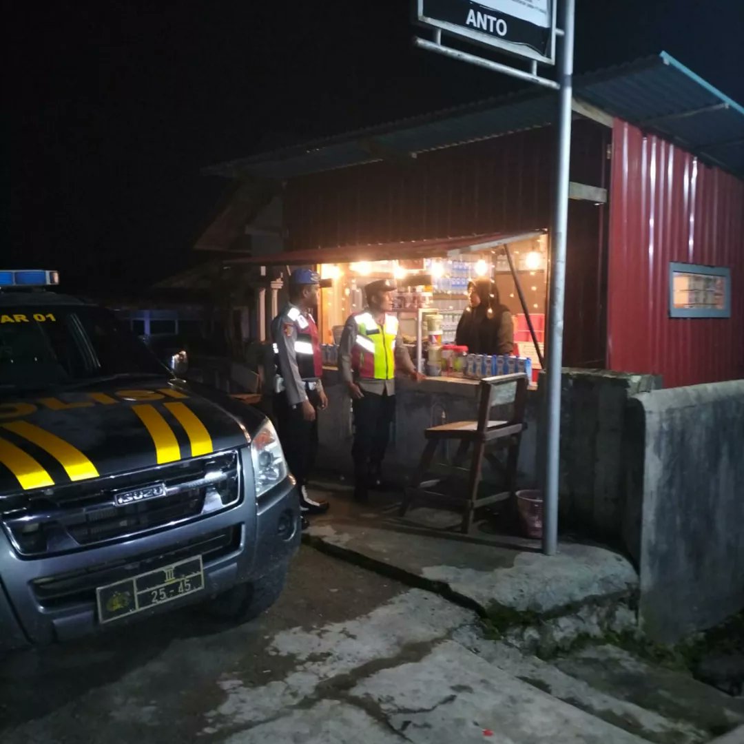 bobbyzidhan's tweet photo. Giat Patroli Rutin Personel Polsek Danau Kembar
#polripresisi #polressolok #polsekdanaukembar https://t.co/n6nVBVxPO1