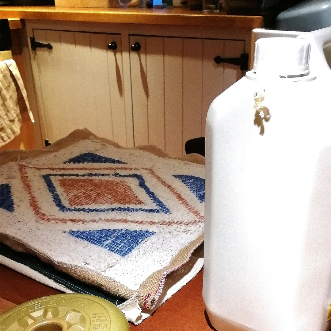 Some days are all paperwork... some days are all corporate work... some days are all creative... some days are all about fine finishing... and some days are all about latexing pieces and trying really really hard not to get it on your clothes, in your hair and on your arms 😳