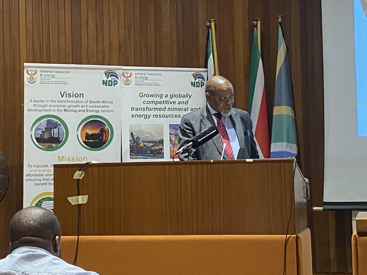 JacaNewswatch's tweet image. #MineSafety We are live from the Council for Geoscience in Silverton where Minister Gwede Mantashe will deliver the Mine Health and Safety report. Follow @JacaNews for the live updates.