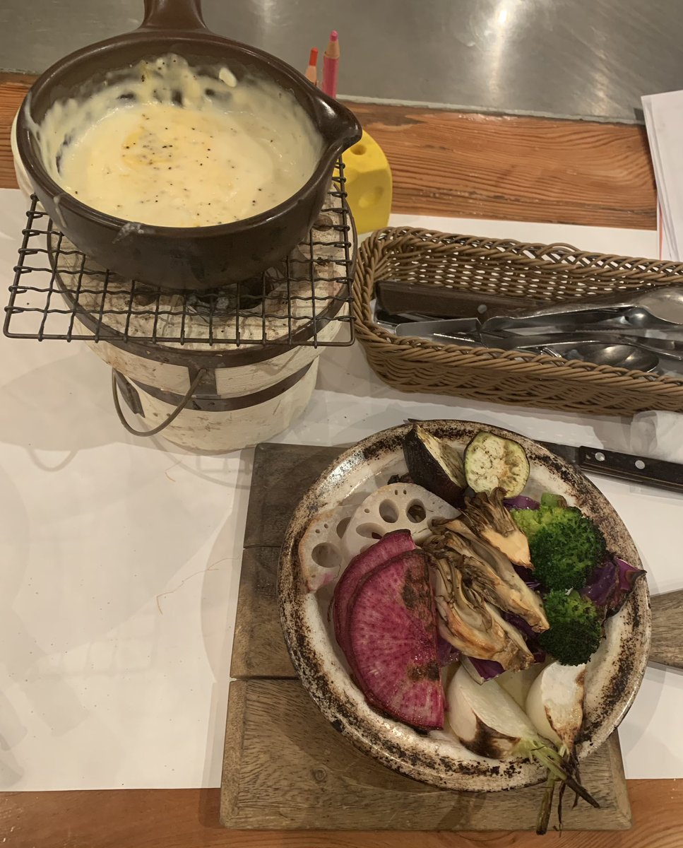 mikkei_I222's tweet photo. 火サプロケ地𝑖𝑛横浜
“𝐂𝐡𝐞𝐞𝐬𝐞 𝐂𝐚𝐟𝐞”
チーズが濃厚で風味がよく、野菜の甘味と合わさって、とても美味しかったです♪
#CheeseCafe https://t.co/KAXeETK7Gy