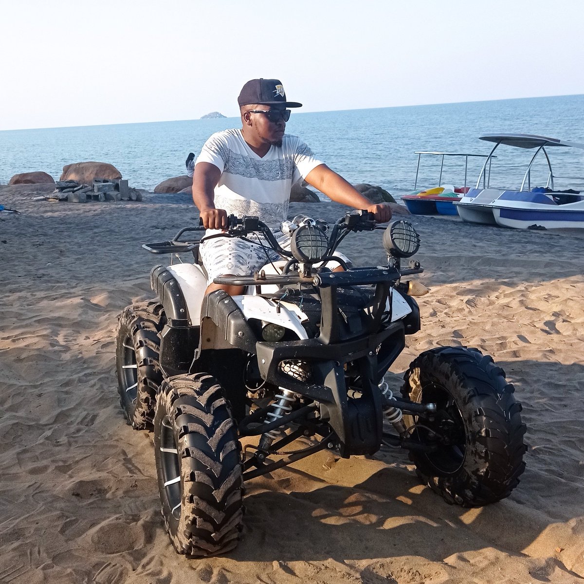 The 10th Album tweet media