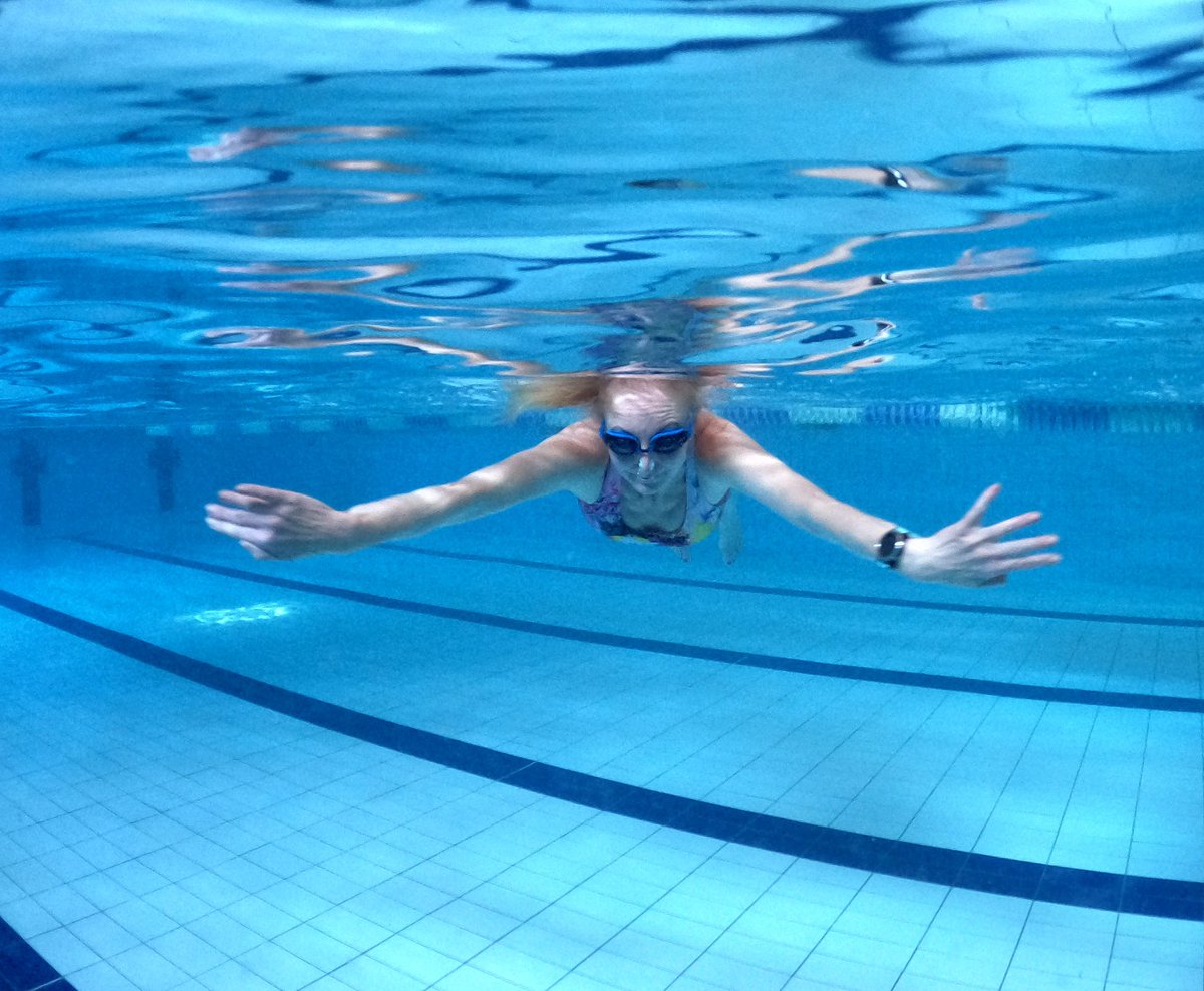 🐬Break Free 🧜‍♀️
Ruts and routines can feel safe and comfortable… are you ready to swim outside of your comfort zone? 

Take risks and explore new ways of making a living, thinking or being in a relationship. 

I encourage you to test the water, experiment… 💦💙💦