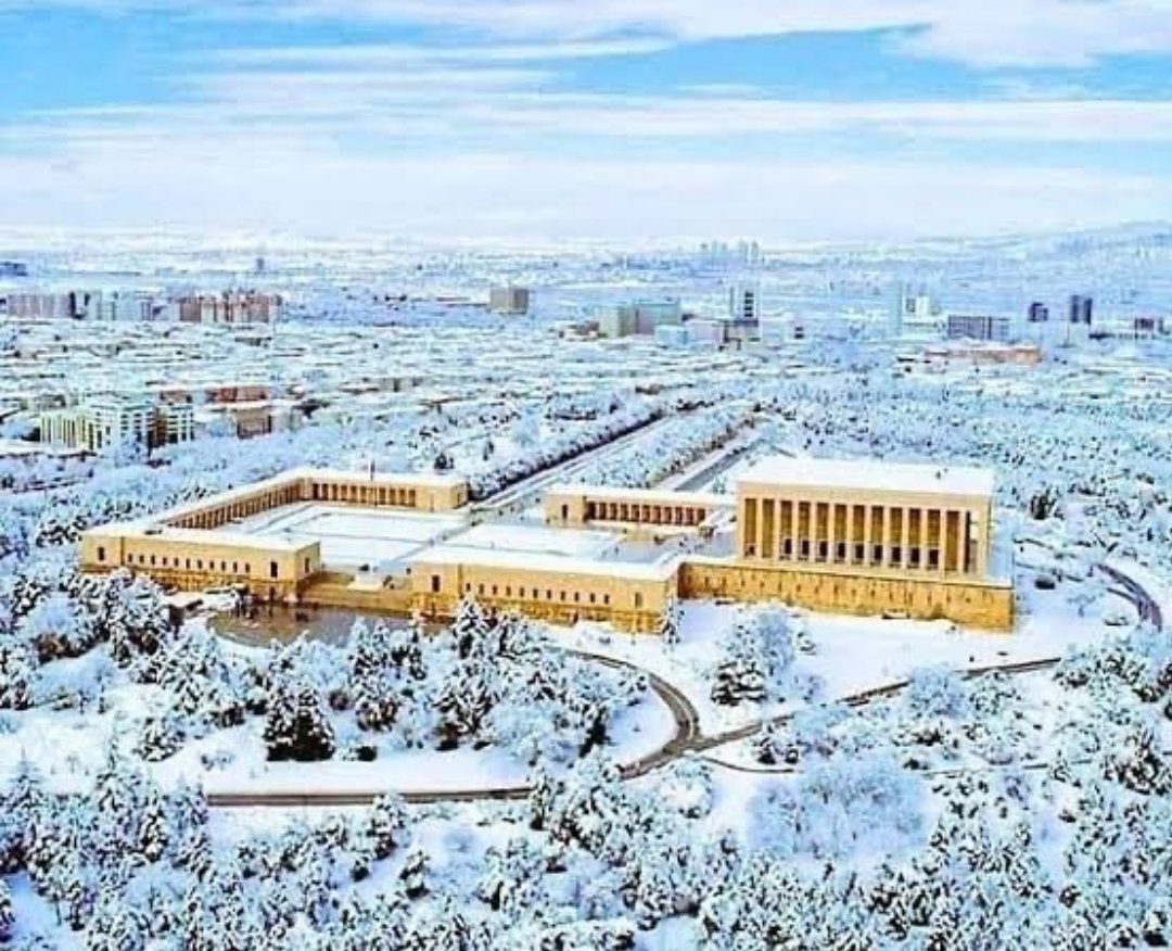 FatihKOCA04's tweet photo. ANKARA 💛💙 https://t.co/A0VsAXr72w