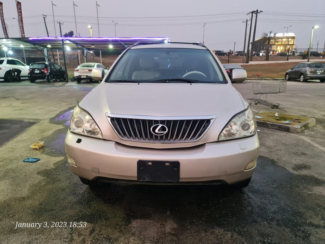 _Tiga_b's tweet photo. Available for sale 🪐
Crystal clean 
2008
Lexus 
RX350
Full option 
Foreign Used 
Clean Title 

PRICE: 5.6 million https://t.co/MpRo4ZrPOb
