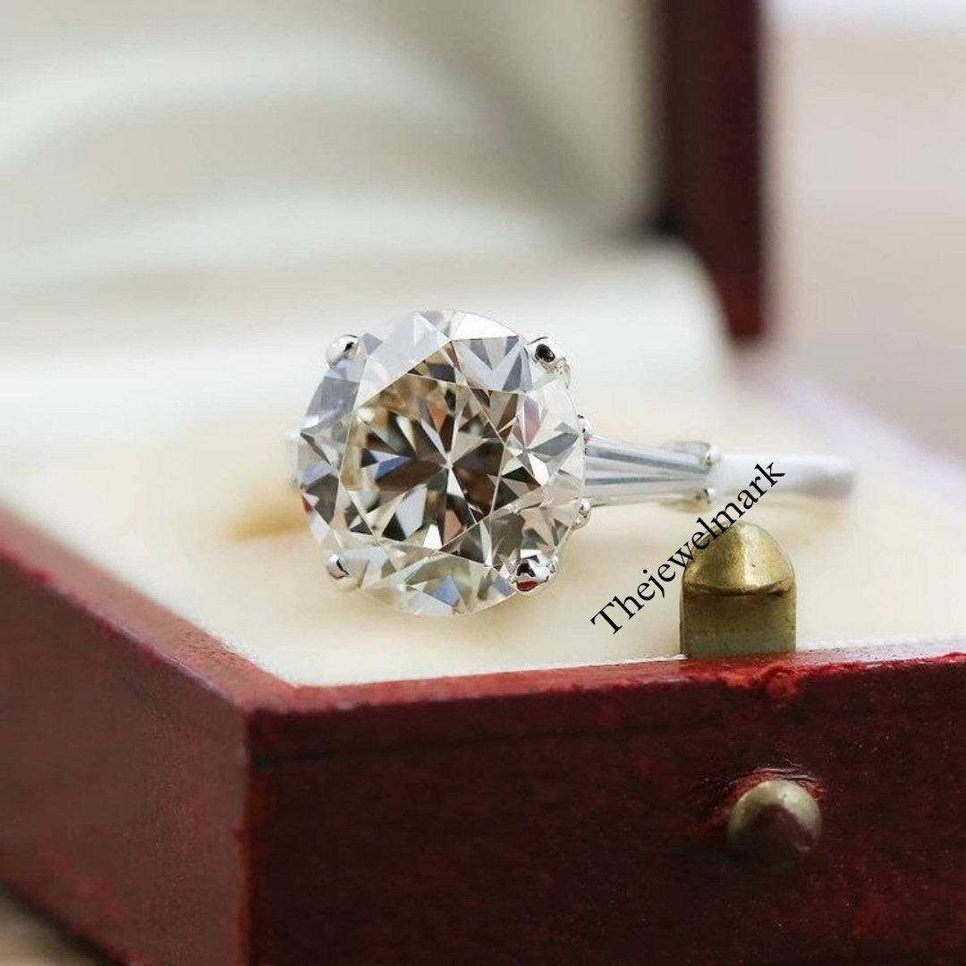 3.1 Ct Round Cut Colorless Moissanite Ring Side Tapered Baguette Ring etsy.me/3Y7XNUL #roundcutring #threestonering #whitegoldring #moissanitering #diamondweddingring #promiserings #vintagering #solitairering #antiquering #solidgoldring #modernring