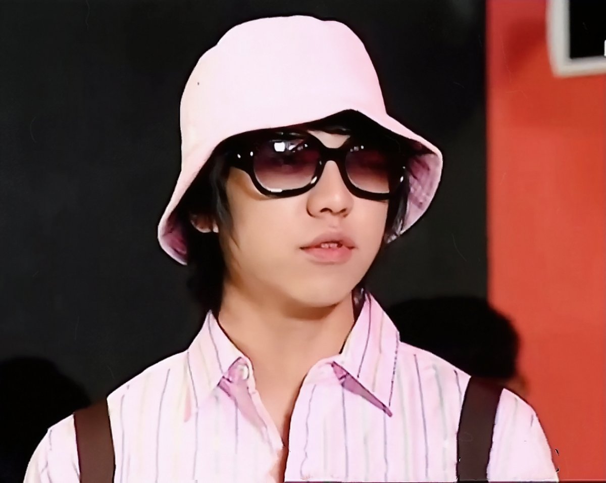 ad6egS1yRnD9Pyn's tweet photo. #이승기 #LeeSeungG
#Nonstop5
粉嫩粉嫩的好可愛💗 https://t.co/0OvhU5mp2L