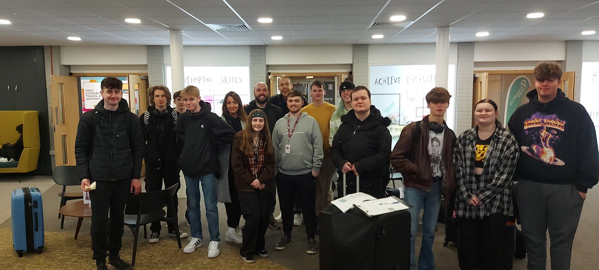 HSDC_PCarter's tweet photo. Looking forward to the first update from @HSDCMEDIA today as their #LosAngeles adventure begins. https://t.co/lGiBbhJF73