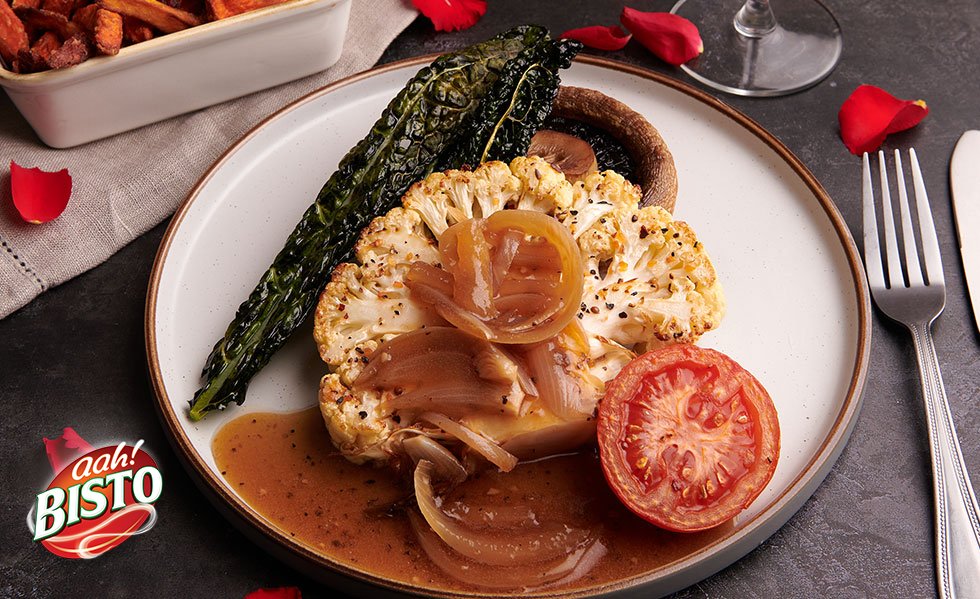 This Valentine’s Day you could make this Cauliflower Steak with Montreal sauce created by <a href="/PremierFoods_FS/">Premier Foodservice</a>. It is perfect for your vegetarian menus. Check out the recipe here >> bit.ly/3H3Yp8j