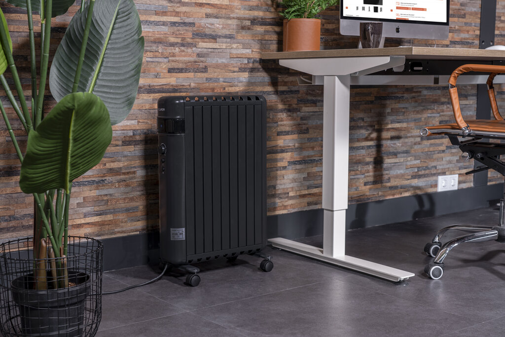 Zit je vaak in je thuiskantoor te bibberen? Dan wil je wat extra warmte. Een radiator is dan wel een fijne verwarming om er bij te hebben!
Lees ook op onze blog hoe je een radiator het beste in jouw huis kunt gebruiken: ow.ly/3fFp50ME8xx
#elektrischeverwarming #radiator