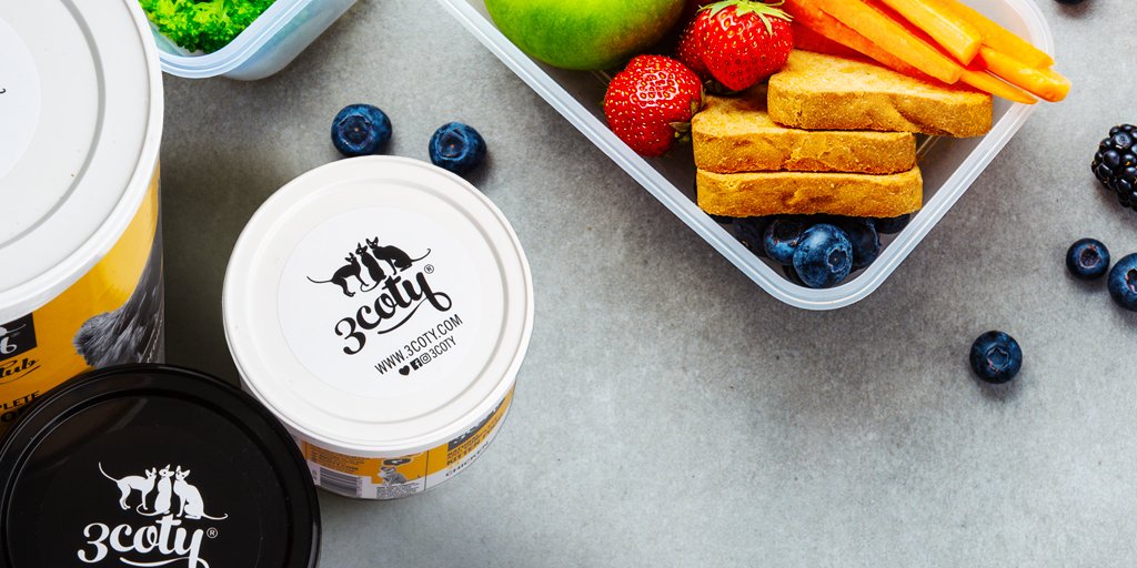 3cotyCom's tweet image. ♻️💚 We believe in reducing food waste and reusing what we have. In our production, we implement #zerowaste and we always wanted to make it possible for you to follow, while feeding your cats. Our black or white lids have been known for long time. #lifestyleshift #meatonlycatfood