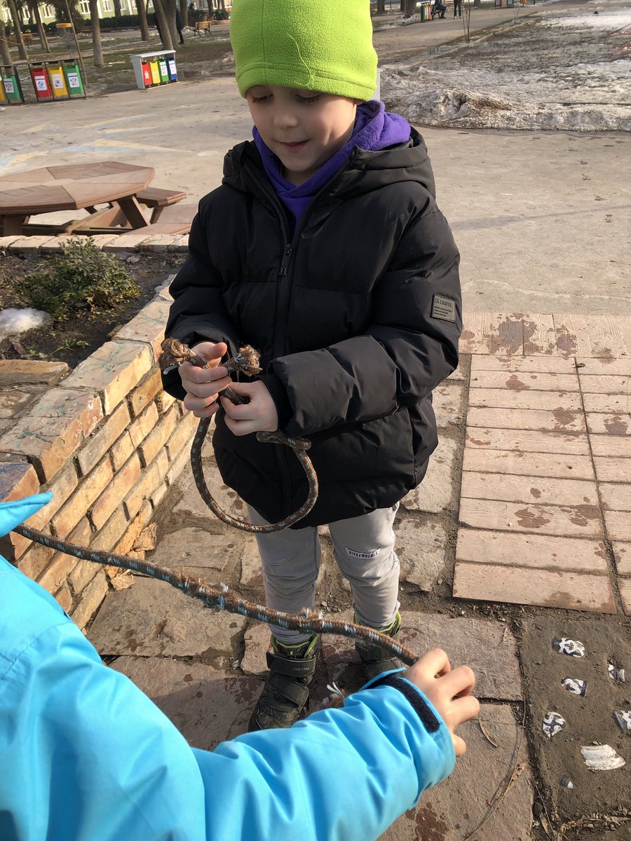 BrianJKasper's tweet image. Inspired by Tiffany Stone’s book Knot Cannot #tashschool KG students inquired into knots. #proudtobeanowl @LenaGT @DohaDerek