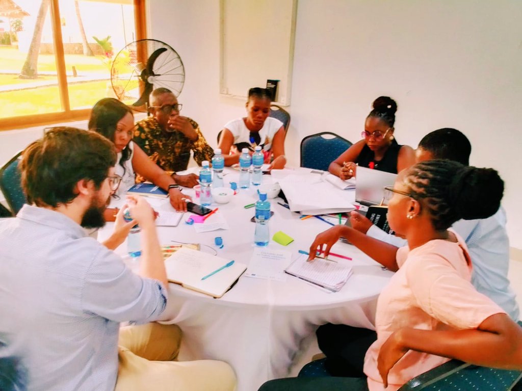 GoBlueKenya's tweet photo. Day 2 of #GoBlueKenyaTCHBlueprint workshop. Group discussions. #WorldCafe #Changelab @JumuiyaBloc  @EUinKenya @camoes_ip @IPAV_pt #GoBlueKenya https://t.co/JVbIVfaFe3