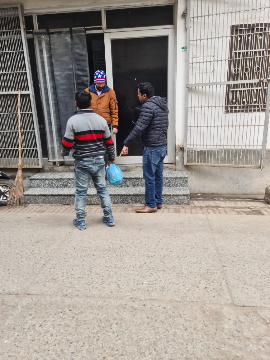 aboharchokho's tweet photo. Awareness and Checking regarding Source Segregation in ward no 09 #ulbcode800214 #pmidc #chandigarh #SwachhSurvekshan2023 #swachhabohar #SwachhAmritMahotsav, #IndianSwachhataLeague, #AmritMahotsav #SwachhtakeDoRang #HaraGeelaSookhaNeela https://t.co/IyjEDwkMOw