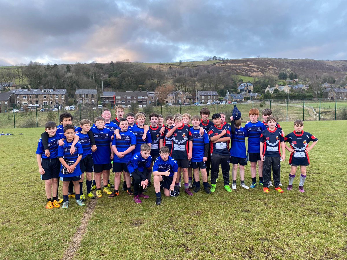Our work in local schools continues. Year 7 development game between @saddleworth_pe &  @MossleyHollins.  Well done to all who played & organised. Thank you to Darren Grafton for all his work over the last two years & @LarsHaigh for his help in #development #SchoolsRugby @TheRFL