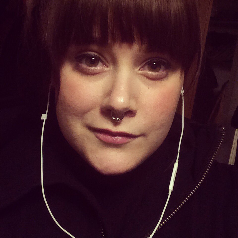 Tänk att åren går! 2018 och en ypperlig lugg, eyeliner och den där saknade piercingen.