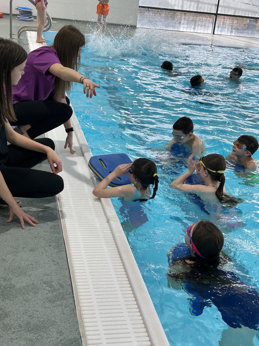 MissBusbyPE's tweet photo. Primary 5 swimming lessons off to a great start. Well done to our BGE and senior swim coaches 🏊‍♀️ @LHS_HWB @kinnairdps  @S3LHSYT @S5LHSYT @S6YearTeamLHS https://t.co/NVF4uk8v7k