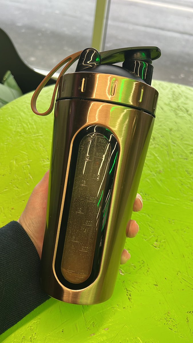 celbot_'s tweet image. Habe es geschafft in der Früh ins Gym zu gehen, mein Training durchzuziehen und konnte dort sogar noch Frühstücken 🤪