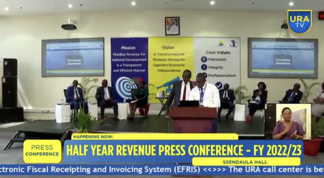 albertKatruGuma's tweet photo. URA’s @muzaub demonstrates how the new Client Relationship Management tool works.

The tool integrates and simplifies all clients’ interactions and queries with @URAuganda.

Sign up here: https://t.co/u4FyoWrD8v

#URAPressBrief23 https://t.co/w6ta1W9lKv