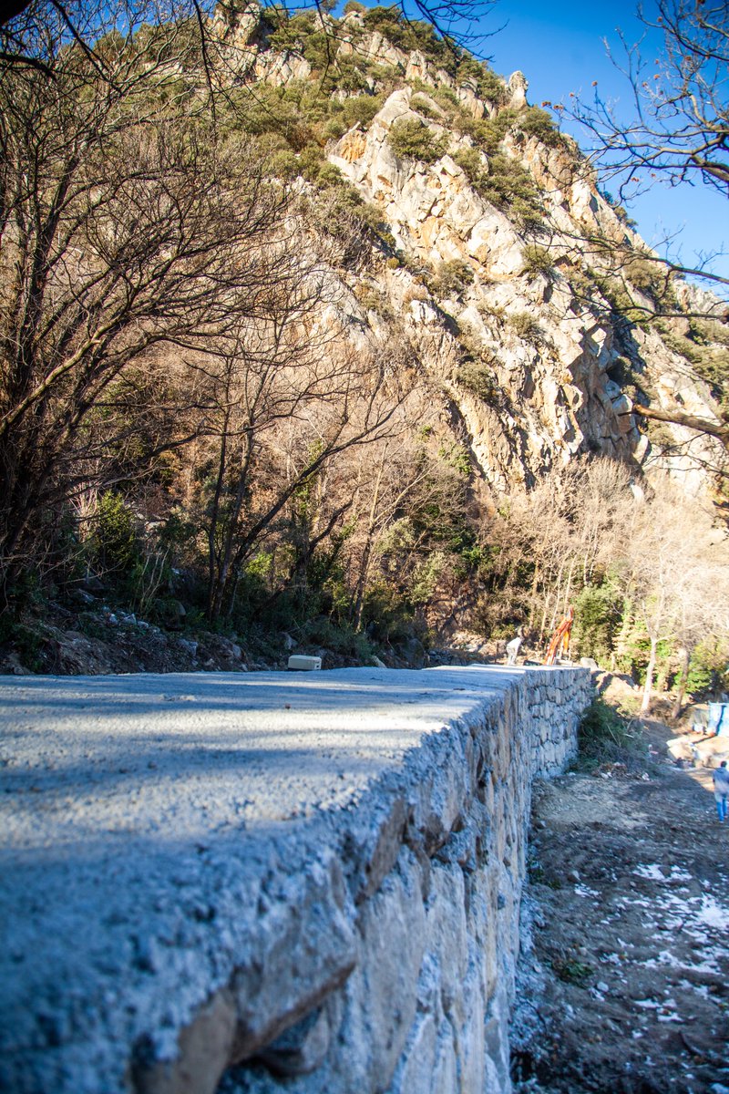 ConstruccionsR's tweet photo. La berma de protecció evita la caiguda de pedres i això provoca que la casa es mantingui en millors condicions.

#andorra #infraestructura #construcció #construcción #construction #constructionlife #constructionlifestyle https://t.co/MrycFiNzQN