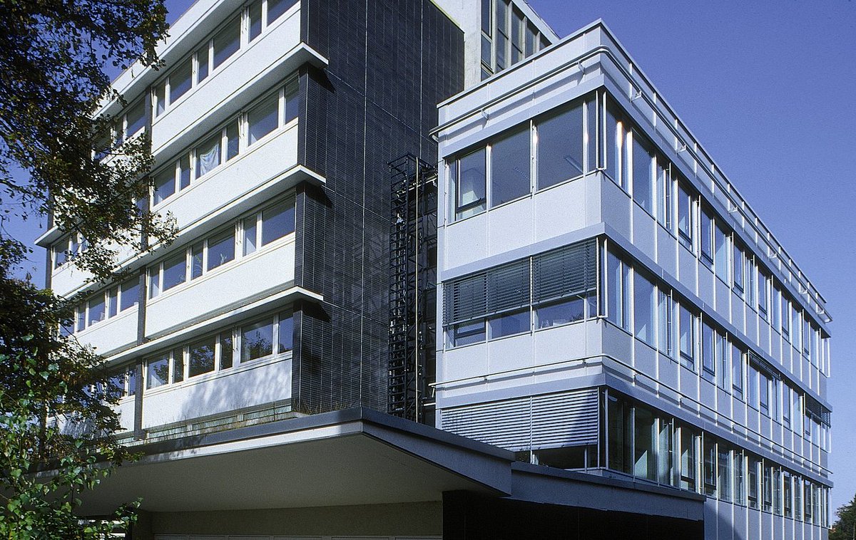 Nachhaltige Mobilität fördern und #Fachkräftemangel vorbeugen - mit dem Ziel ist die #HfWU dem Kooperationsnetzwerk aus insgesamt sieben Hochschulen zum Studienfeld #Nachhaltige #Mobilität beigetreten. Mehr dazu: t1p.de/rrfs1